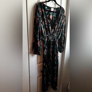 Elegant EUC MISA Floral Maxi Dress